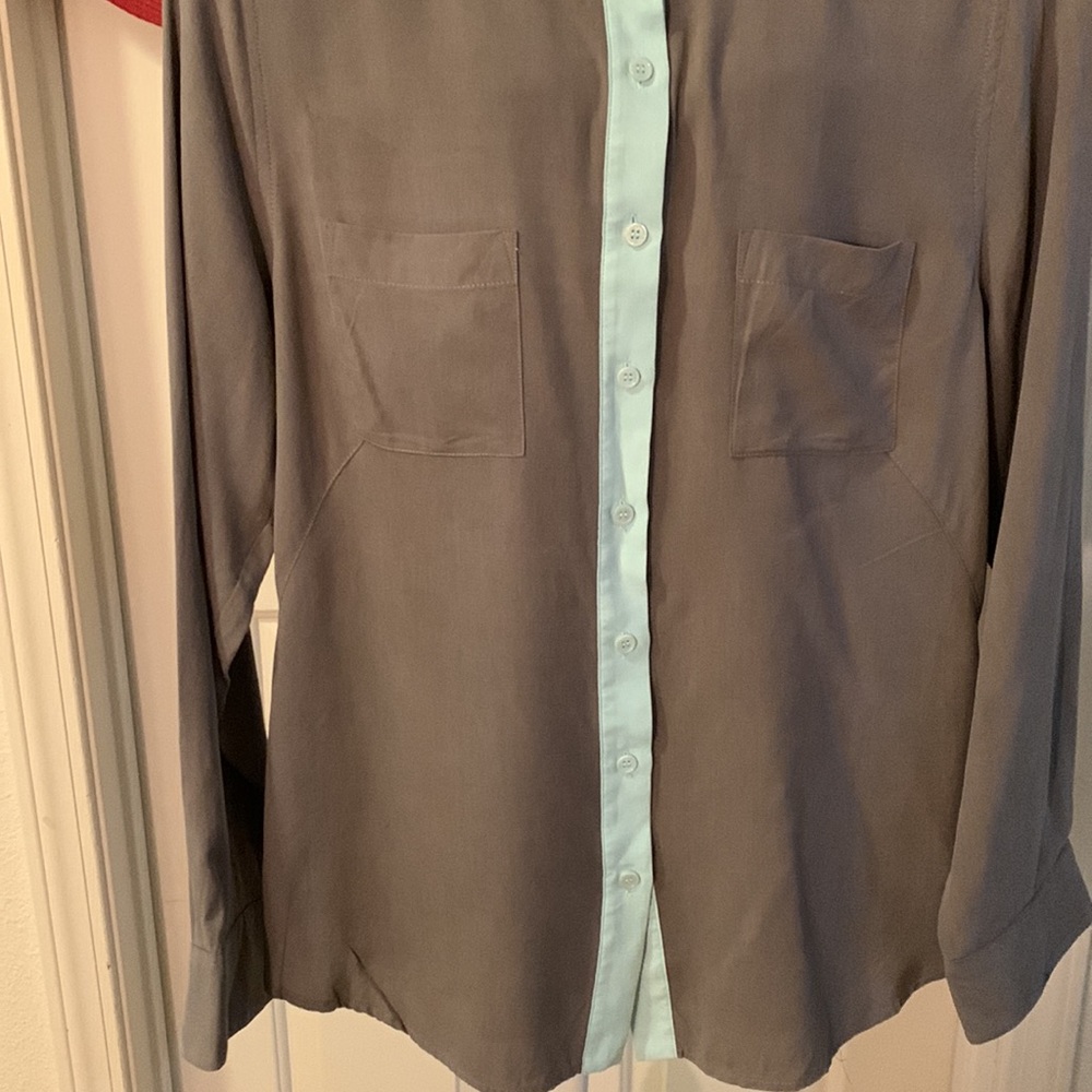 Soft Surroundings 100% silk grey/mint green button down blouse size M - Picture 3 of 5